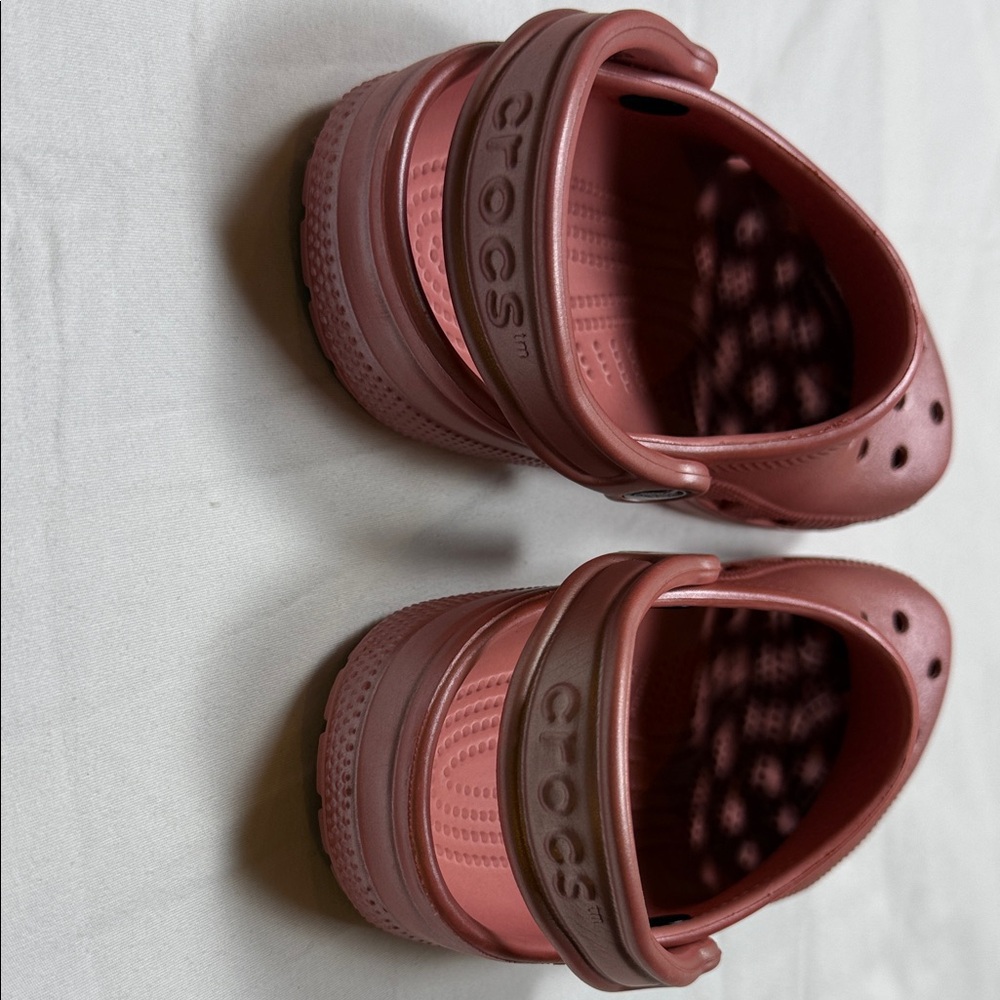 CROCS Women's Sandals in Deep Burgundy women’s6 men4, kids coral/metallic pink - Picture 8 of 16